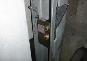 落下防止装置・交換前