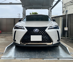 地下にセミルーフ車も駐車可能